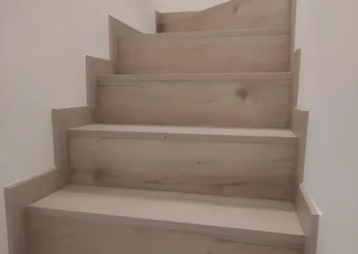 Carpintería Carmosur Escaleras de madera,Escaleras de madera en Cádiz,Fabricantes de escaleras en cadiz,Escaleras de madera y barandillas a medida