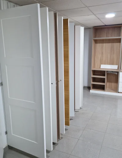 PUERTA PANTOGRAFIADA VACIADO 3 CUADROS